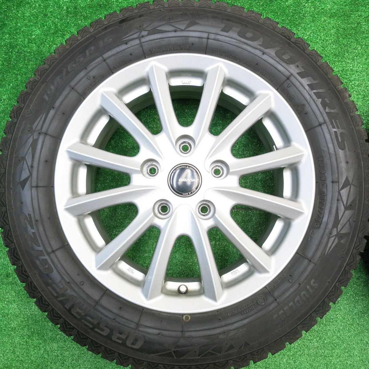 バリ溝!23年!キレイ!9分★スタッドレス 195/65R15 トーヨー オブザーブ GIZ2 QRASIZ VS6 KOSEI クレイシズ コーセイ 15インチ PCD114.3/5H★5100909HAス