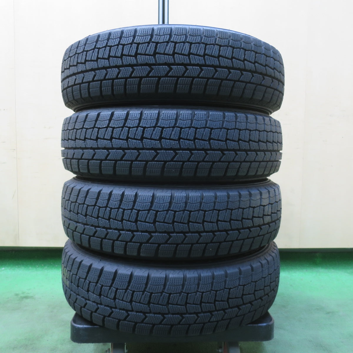 バリ溝!24年!キレイ!ほぼ10分★スタッドレス 155/65R14 ダンロップ ウインターマックス WM02 RiZLEY ライツレー 14インチ PCD100/4H★6012703イス