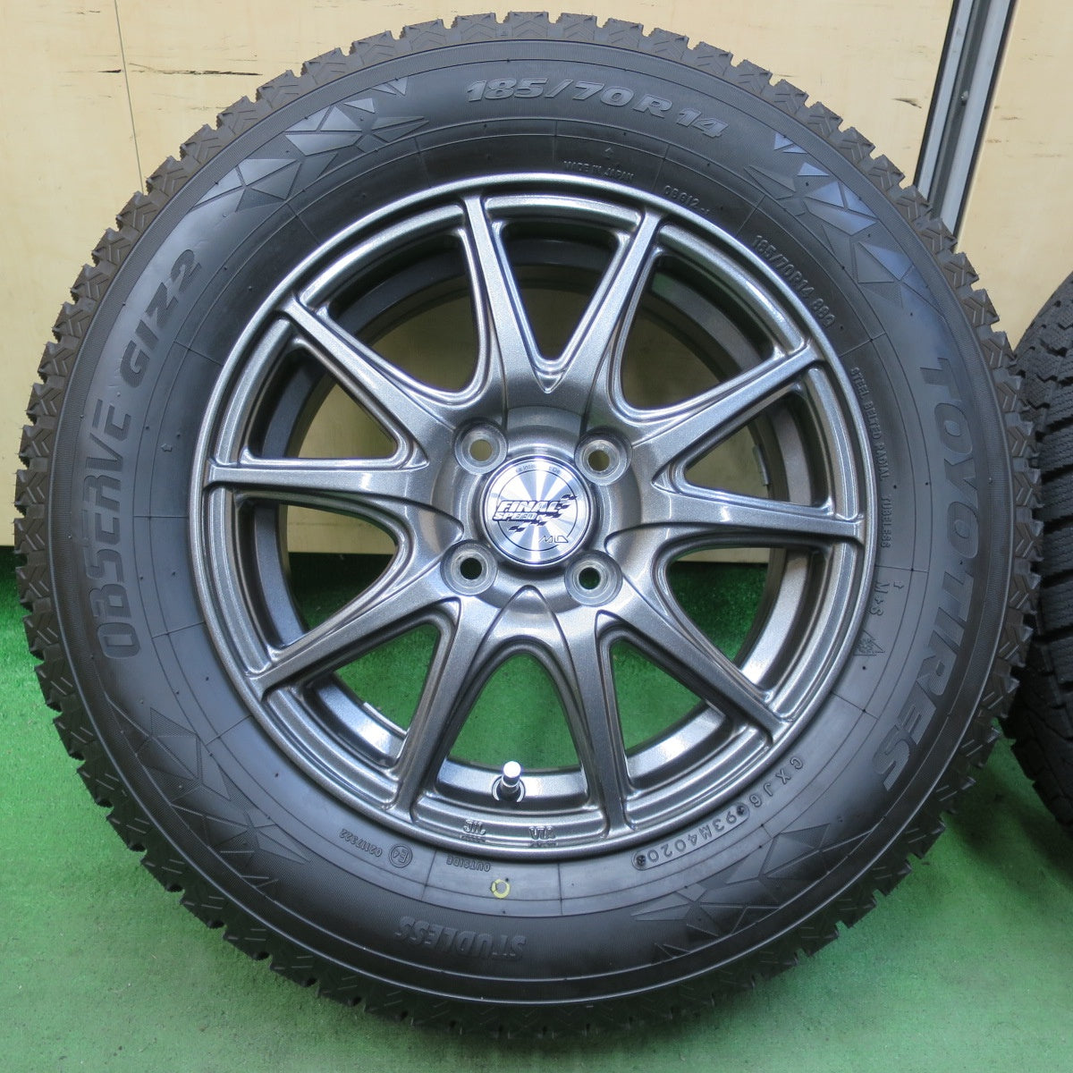 タイヤほぼ未使用!キレイ★スタッドレス 185/70R14 トーヨー オブザーブ GIZ2 FINAL SPEED MiD ファイナルスピード 14インチ PCD100/4H★5043001イス