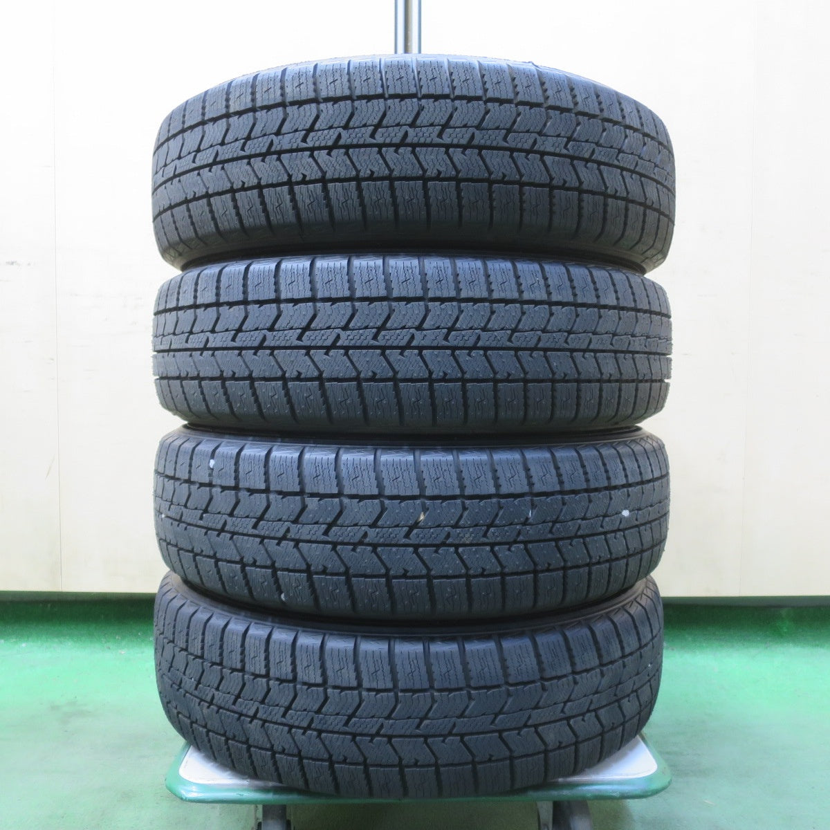 ほぼ未使用!25年!キレイ★スタッドレス 155/65R14 トーヨー オブザーブ GIZ3 Claire クレール 14インチ PCD100/4H★6040701イス