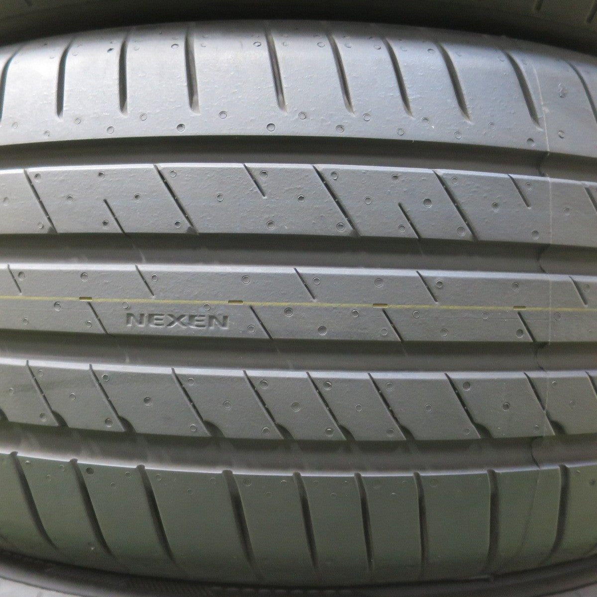 新車外し!25年★225/55R18 ネクセン N FERA Sport SU2 MO タイヤ 18インチ ベンツ W214 Eクラス 等★6030409イノタ