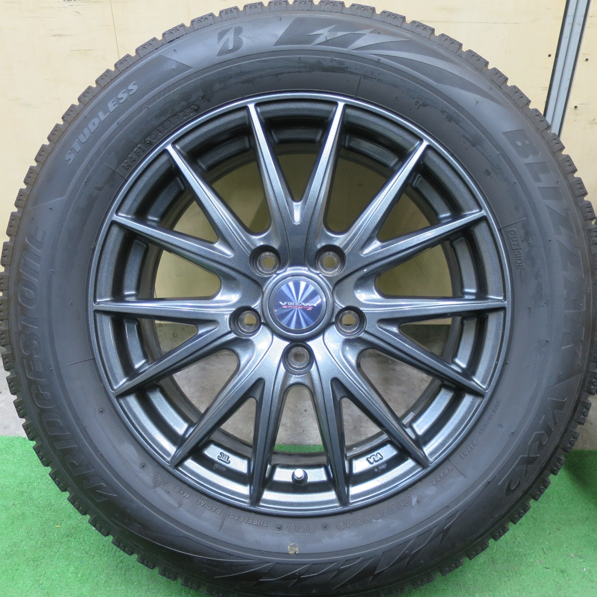 バリ溝!22年!キレイ!9.5分★スタッドレス 215/60R16 ブリヂストン ブリザック VRX2 VELVA SPORTZ ヴェルヴァ 16インチ PCD114.3/5H★5051802TTス