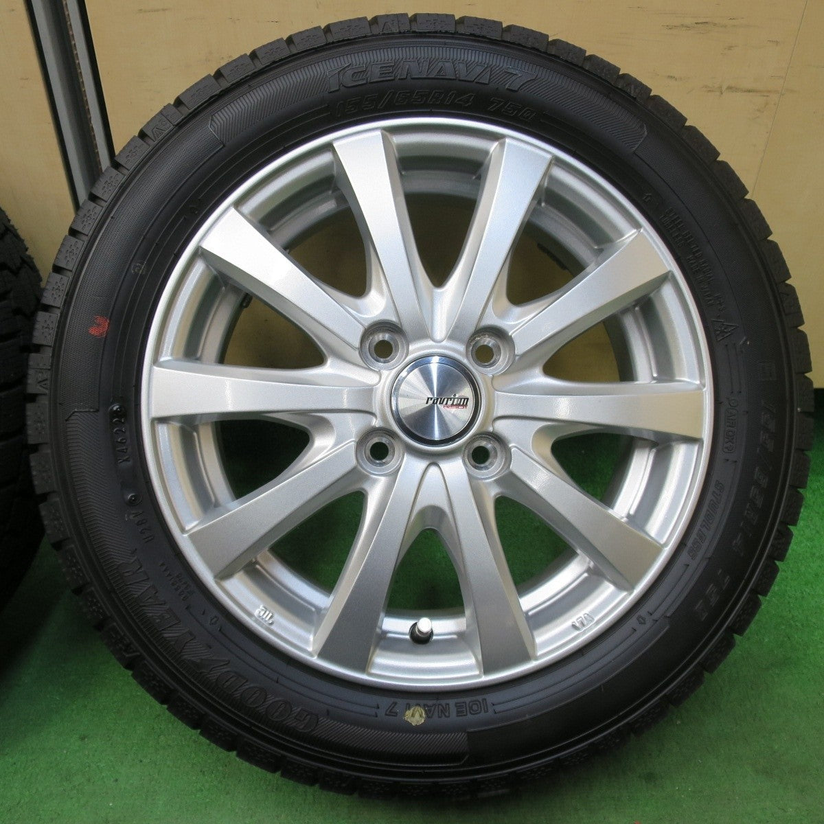 超バリ溝!22年!キレイ!ほぼ10分★スタッドレス 155/65R14 グッドイヤー アイスナビ7 ravrion RS01 ラブリオン 14インチ PCD100/4H★5021113イス