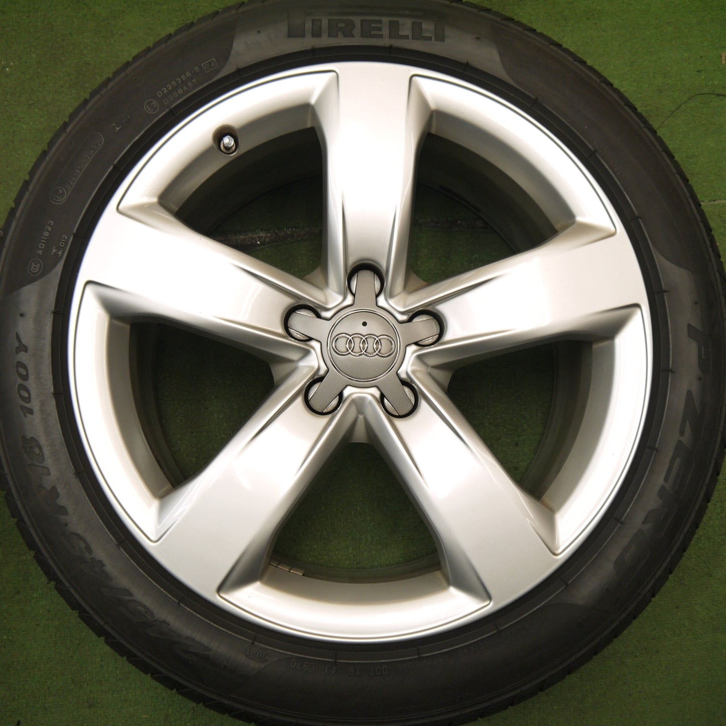 バリ溝!21年!キレイ!9.5分★アウディ A6 4G 純正 245/45R18 ピレリ PZERO TM Pゼロ 18インチ PCD112/5H★5072808Hノ
