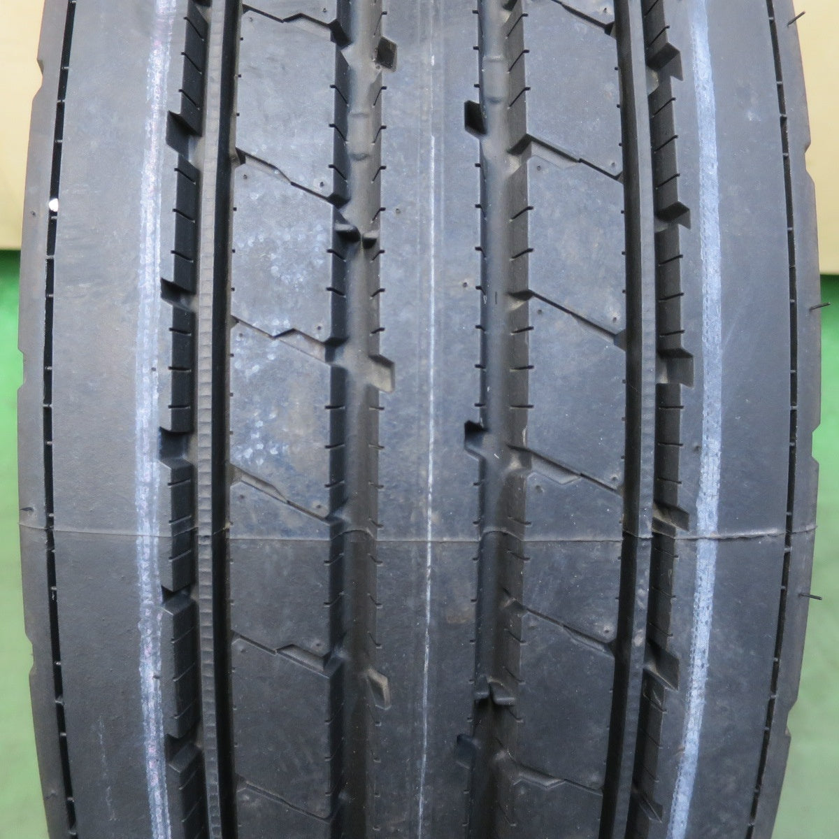 新車外し!24年!1本★トラック タイヤ 265/70R19.5 140/138J ブリヂストン R173 19.5インチ★6053001イノタ