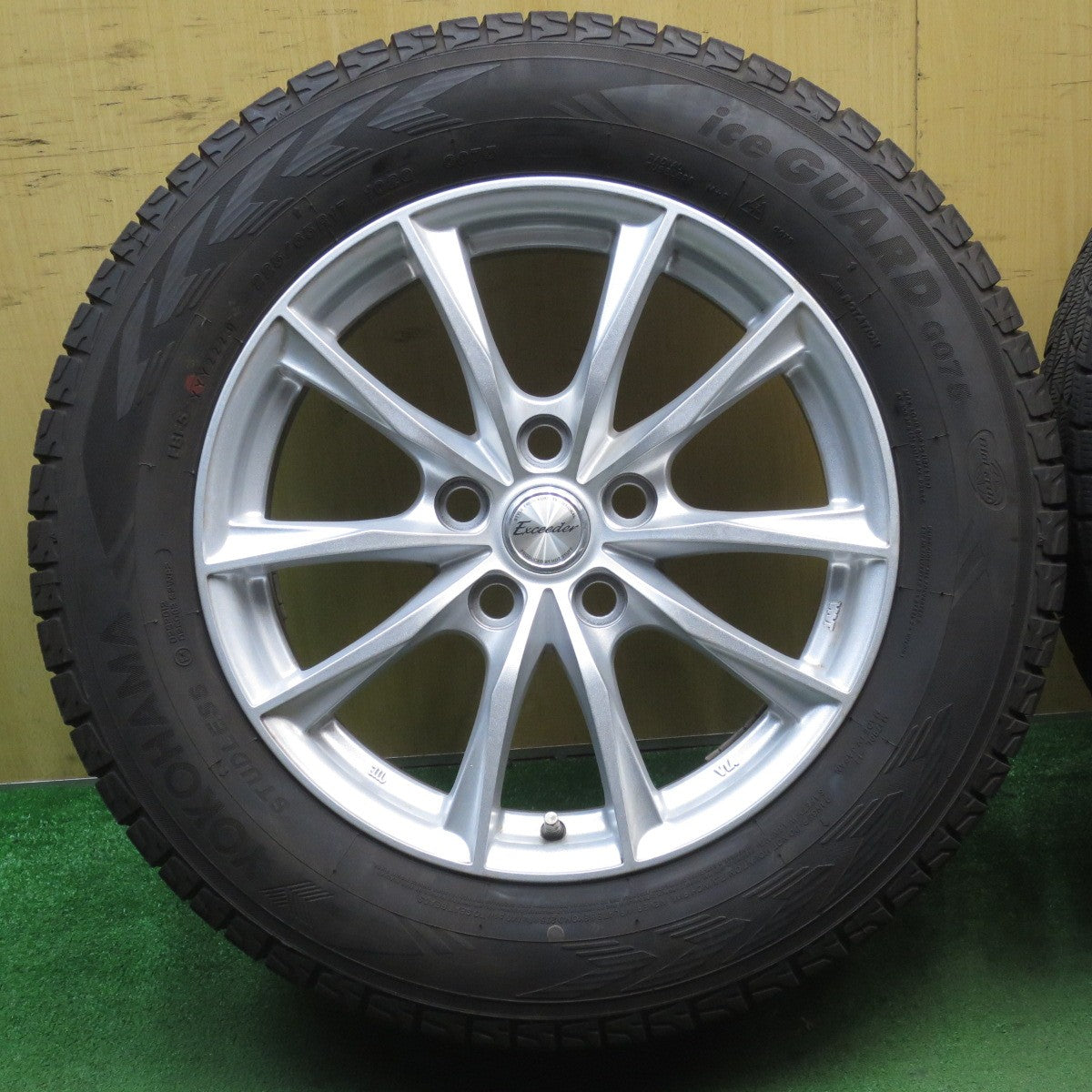 バリ溝!23年!キレイ!9.5分★40系 アルファード ヴェルファイア 等 225/65R17 スタッドレス ヨコハマ アイスガード G075 Exceeder エクシーダー PCD120/5H★5070403NJス