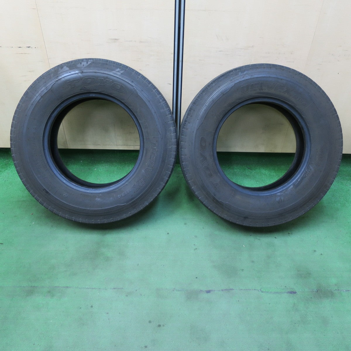 バリ溝!21年!8.5分!2本★トラック タイヤ 205/85R16 117/115N トーヨー デルベックス M134 DELVEX 16インチ★5062606イノタ