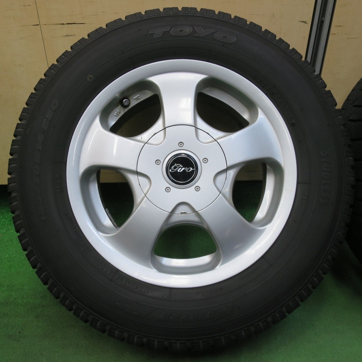 バリ溝!9分★スタッドレス 185/70R14 トーヨー ガリット G5 ブリヂストン ブリザック REVO GZ giro ギロ 14インチ PCD100 114.3/4H マルチ★5032203イス