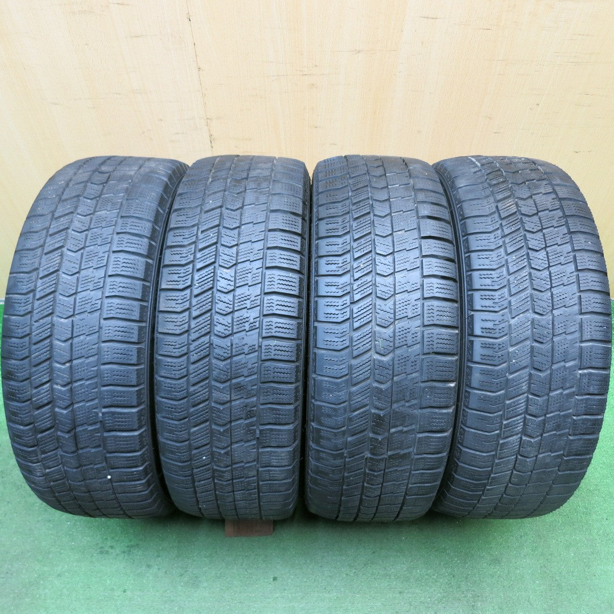 キレイ!21年★ワーゲン UP! 純正 195/45R16 スタッドレス グッドイヤー アイスナビ8 16インチ アップ PCD100/4H★5062811HAス