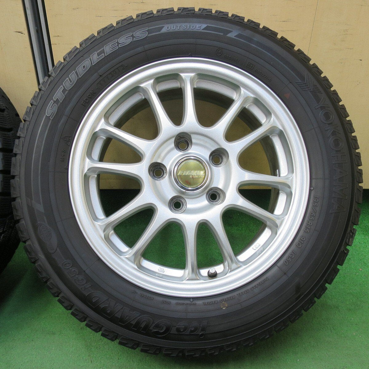 バリ溝!キレイ!9.5分★スタッドレス 195/65R15 ヨコハマ アイスガード iG50 FINAL MIND ファイナル マインド 15インチ PCD114.3/5H★5032403イス