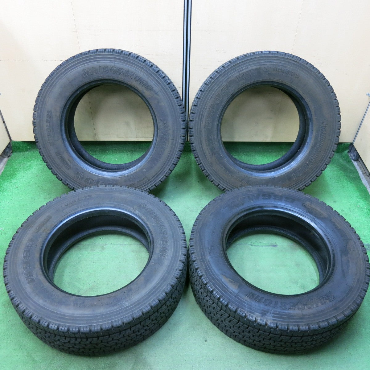 バリ溝!23年!9.5分★トラック タイヤ 245/70R19.5 136/134J スタッドレス ブリヂストン W999 19.5インチ★5053008SYスタ
