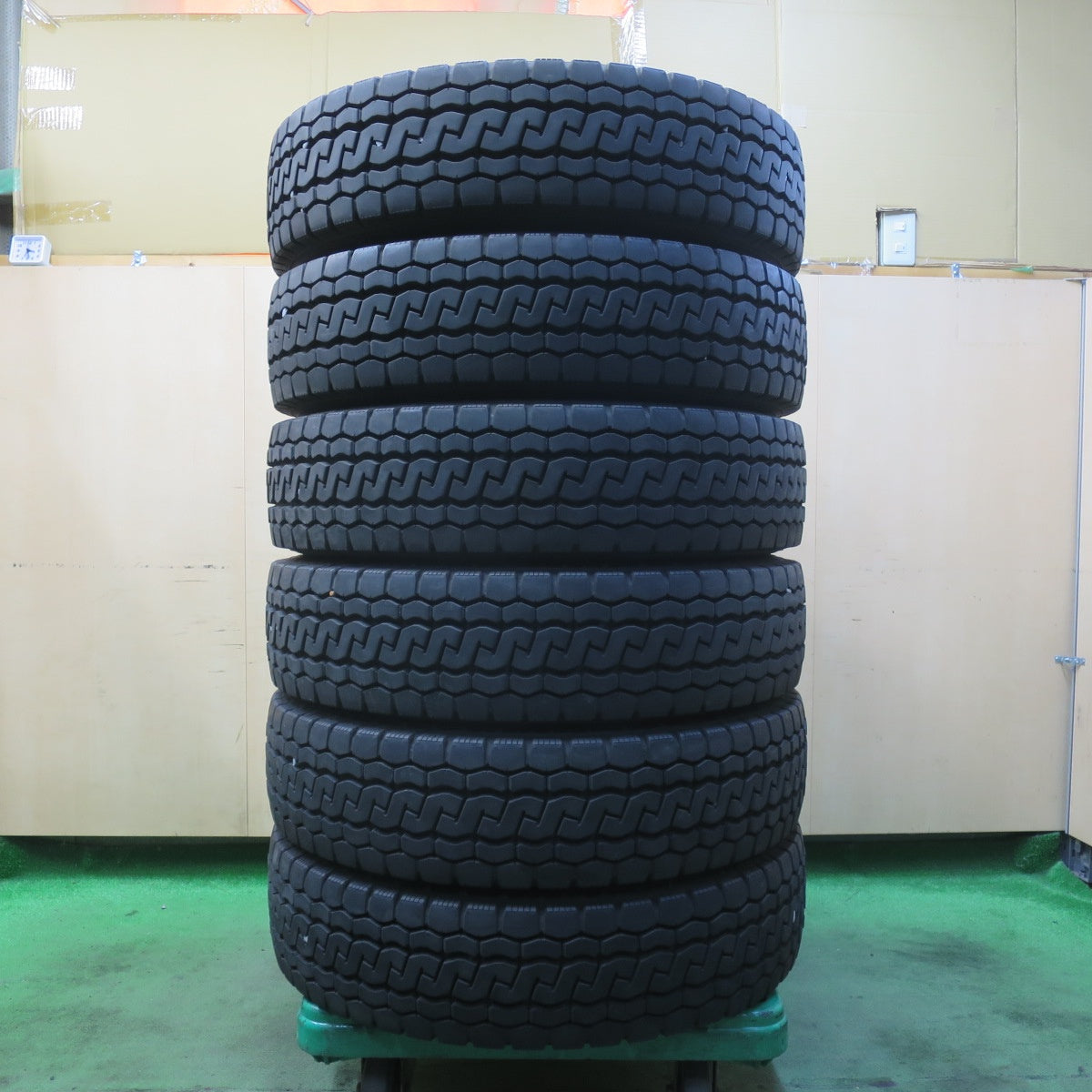 バリ溝!25年!8.5分!6本★トラック タイヤ 205/85R16 117/115N ブリヂストン エコピア M812 ミックス オールシーズン 16インチ★5102311イスタ