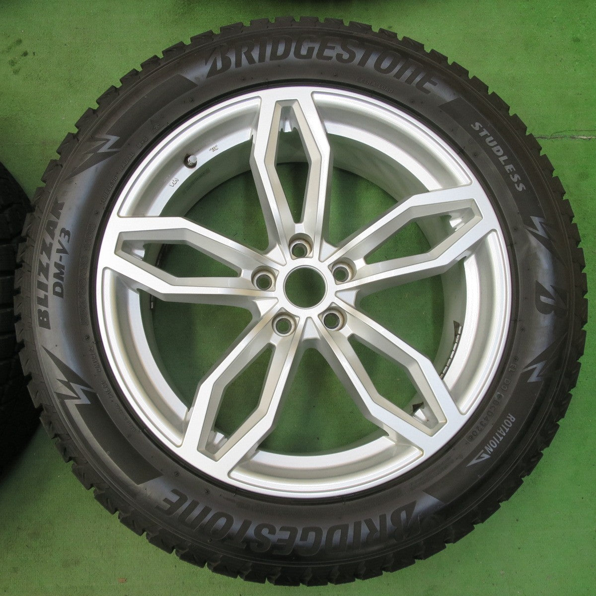 バリ溝!キレイ!9分★BMW 等 AGA WELT 265/50R19 スタッドレス ブリヂストン ブリザック DM-V3 19インチ ヴェルト PCD112/5H★5050212イス