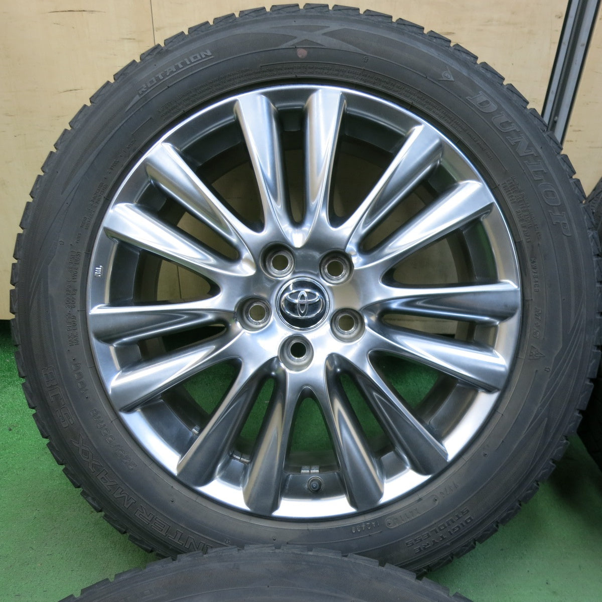 バリ溝!キレイ!9分★トヨタ 60系 ハリアー プレミアム 純正 235/55R18 スタッドレス ダンロップ ウインターマックス SJ8 18インチ PCD114.3/5H★5050203SYス