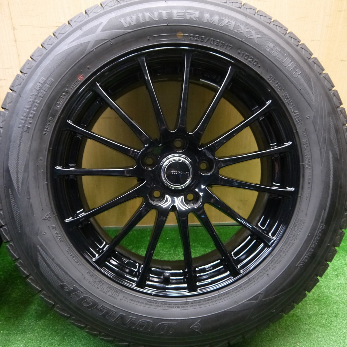 バリ溝!キレイ!9分★スタッドレス 225/65R17 ダンロップ ウインターマックス SJ8 ECO FORME CRS101 エコフォルム 17インチ PCD114.3/5H★5112607Hス