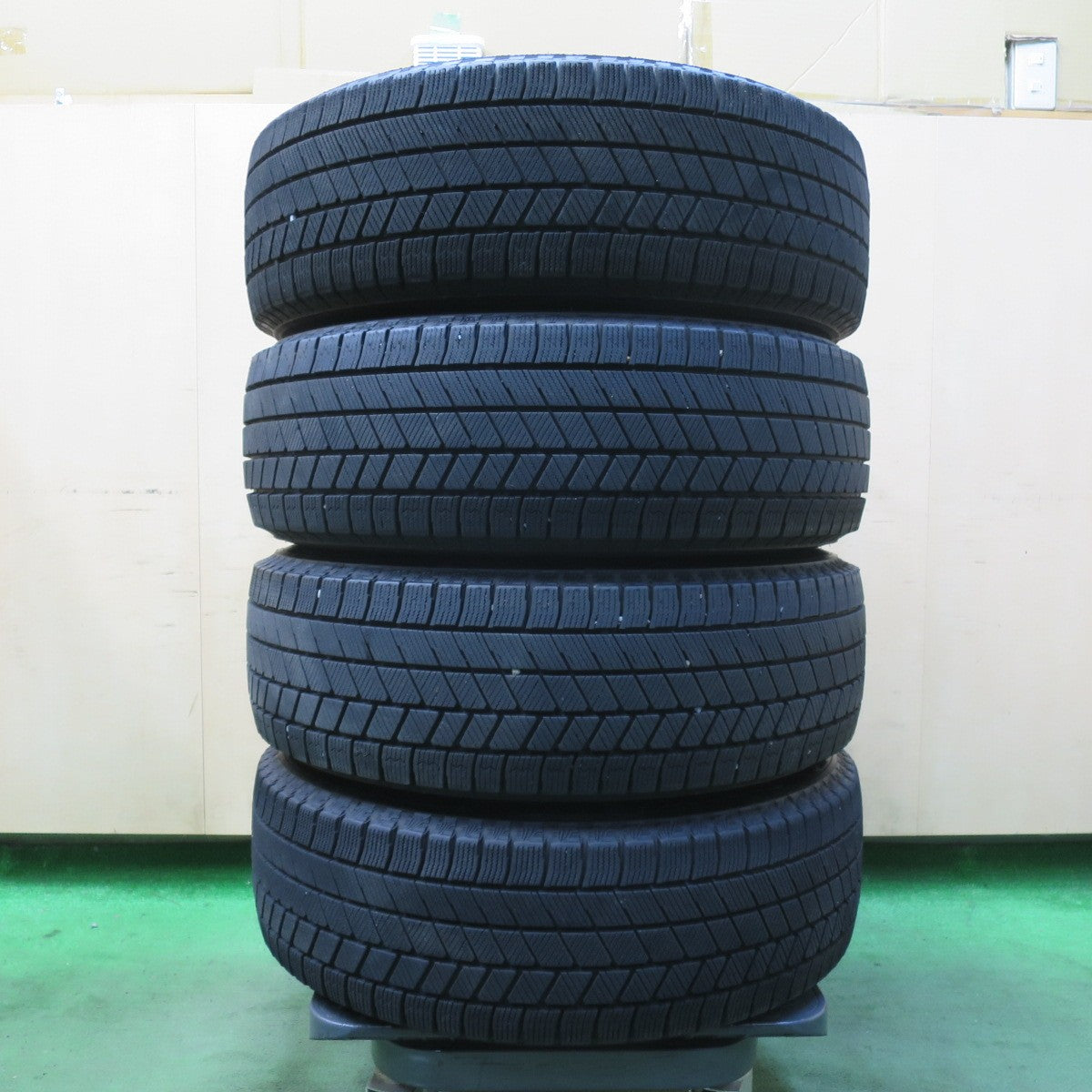 バリ溝!21年!9.5分★トヨタ カムリ グラシア 純正 195/65R15 スタッドレス ブリヂストン ブリザック VRX3 15インチ PCD114.3/5H★5103108イス
