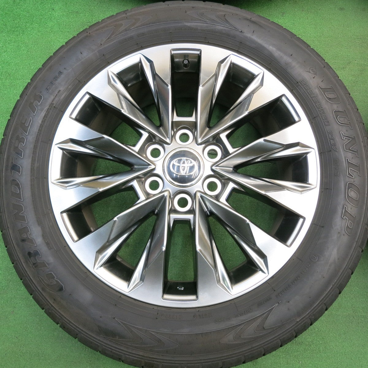 キレイ!23年★トヨタ ランクル 300 ZX 純正 265/55R20 ダンロップ グラントレック PT5A 20インチ PCD139.7/6H★5053008HAノ