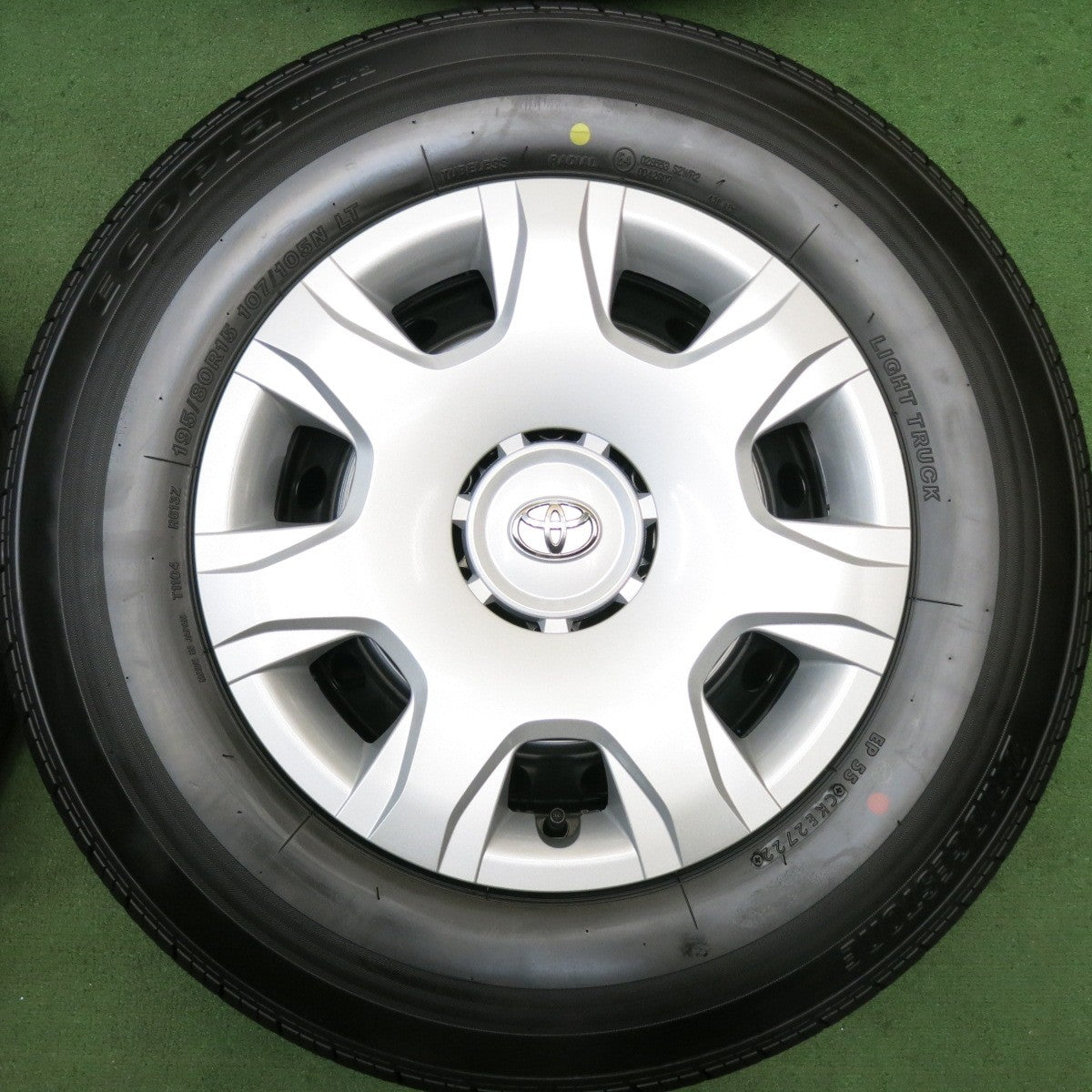 ほぼ未使用!22年!キレイ★トヨタ 200系 ハイエース 純正 スチール 195/80R15 107/105N ブリヂストン エコピア RD613 15インチ PCD139.7/6H★5090407HAノ