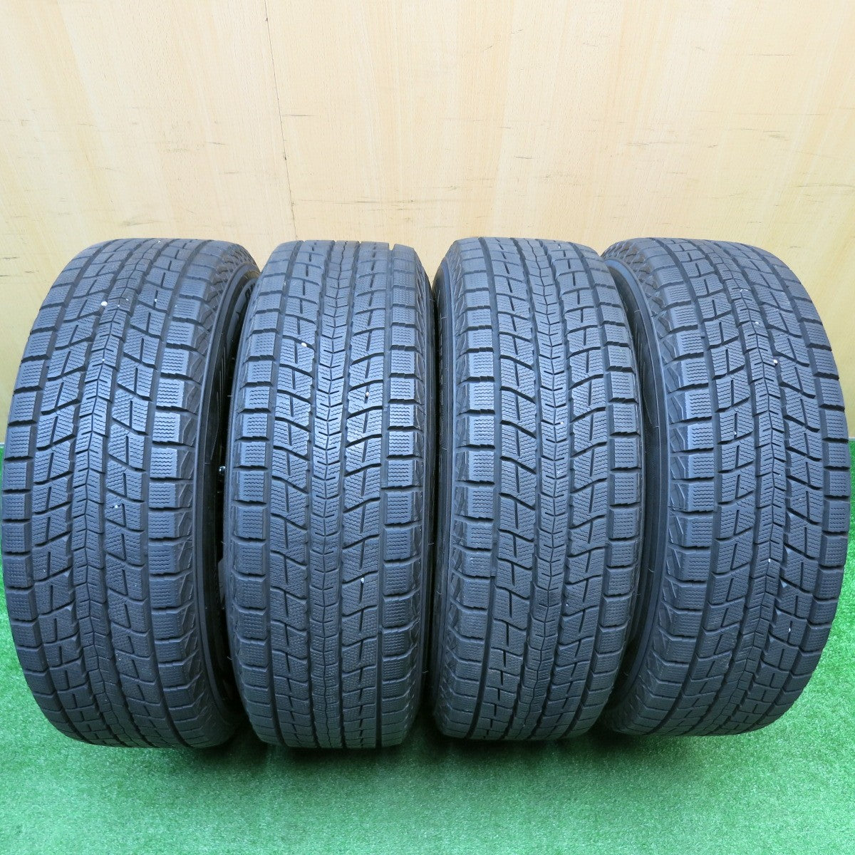 バリ溝!キレイ!9.5分以上★STEINER LST AME 225/65R17 スタッドレス ダンロップ ウインターマックス SJ8 17インチ シュタイナー PCD114.3/5H★5102508HAス