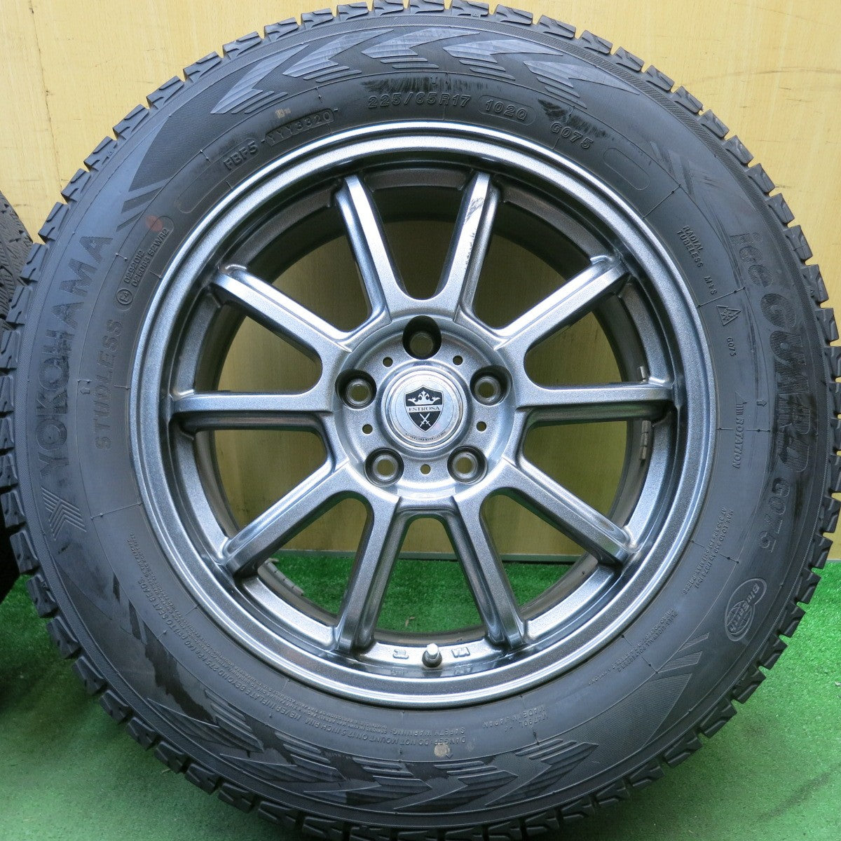 バリ溝!キレイ!9.5分★スタッドレス 225/65R17 ヨコハマ アイスガード G075 ESTROSA エステローザ 17インチ PCD114.3/5H★5092511HAス