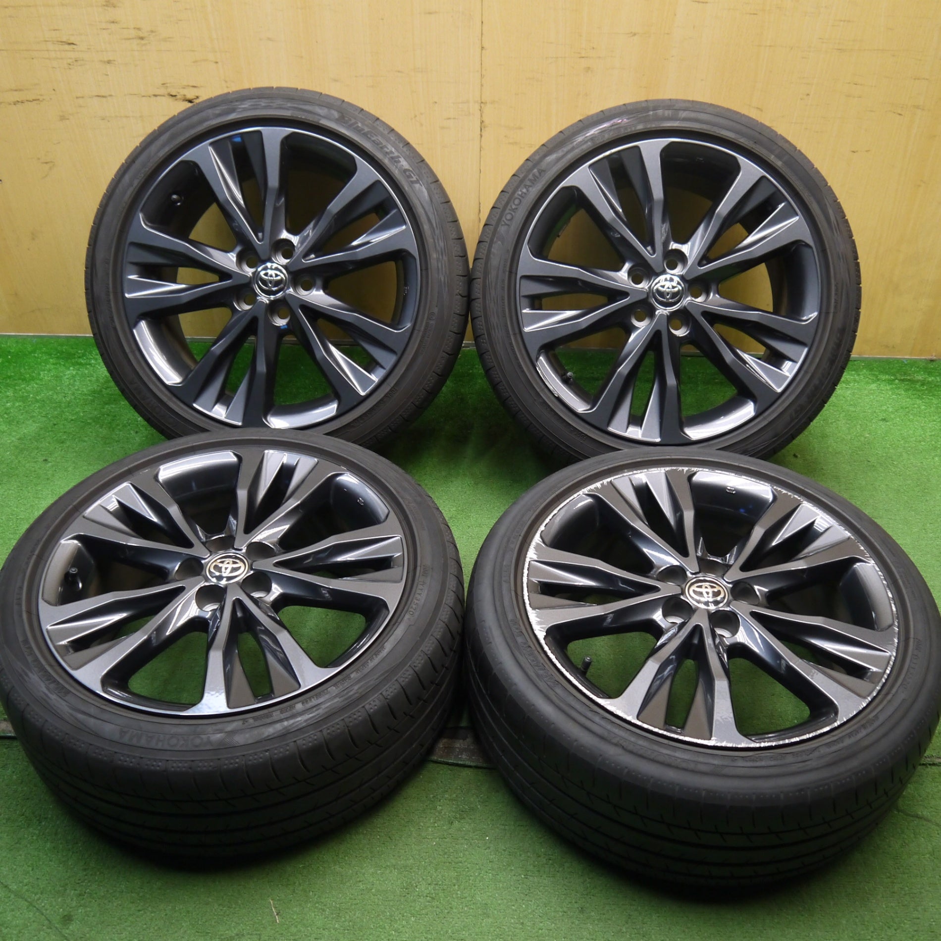 ☆トヨタ カローラ ツーリング W×B 純正 215/45R17 ヨコハマ BluEarth