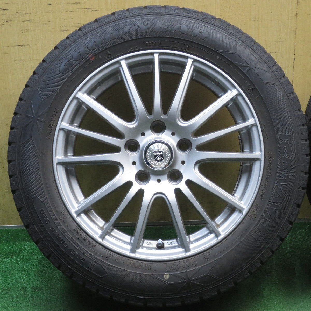 バリ溝!キレイ!9分◎スタッドレス 205/60R16 グッドイヤー アイスナビ6 GMach 社外 アルミ 16インチ PCD114.3/5H◎6101201NJス