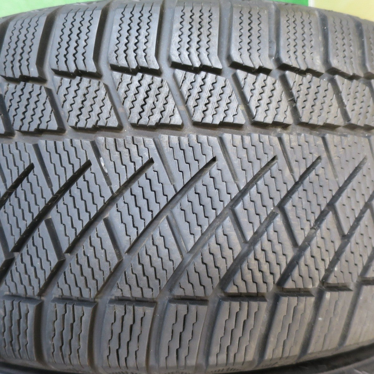 バリ溝!キレイ!9.5分以上★ベンツ 等 EURO FORSCH 225/50R17 スタッドレス コンチネンタル コンチバイキング コンタクト6 ユーロフォルシュ PCD112/5H★5031010Hス