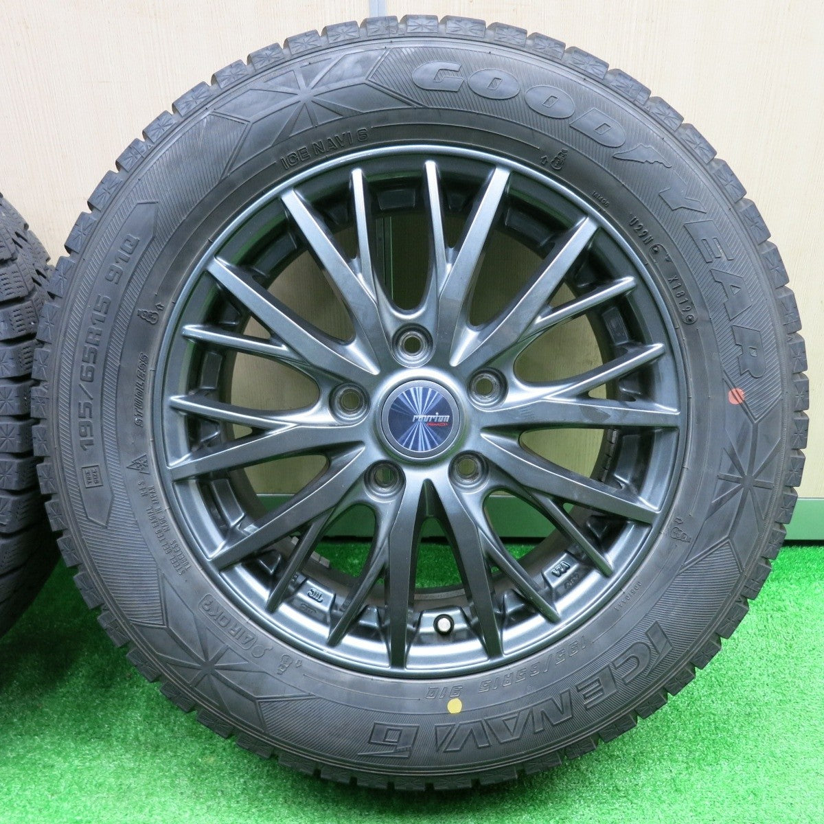 キレイ★スタッドレス 195/65R15 グッドイヤー アイスナビ6 ravrion RM01 ラブリオン PCD114.3/5H★4092204NJス