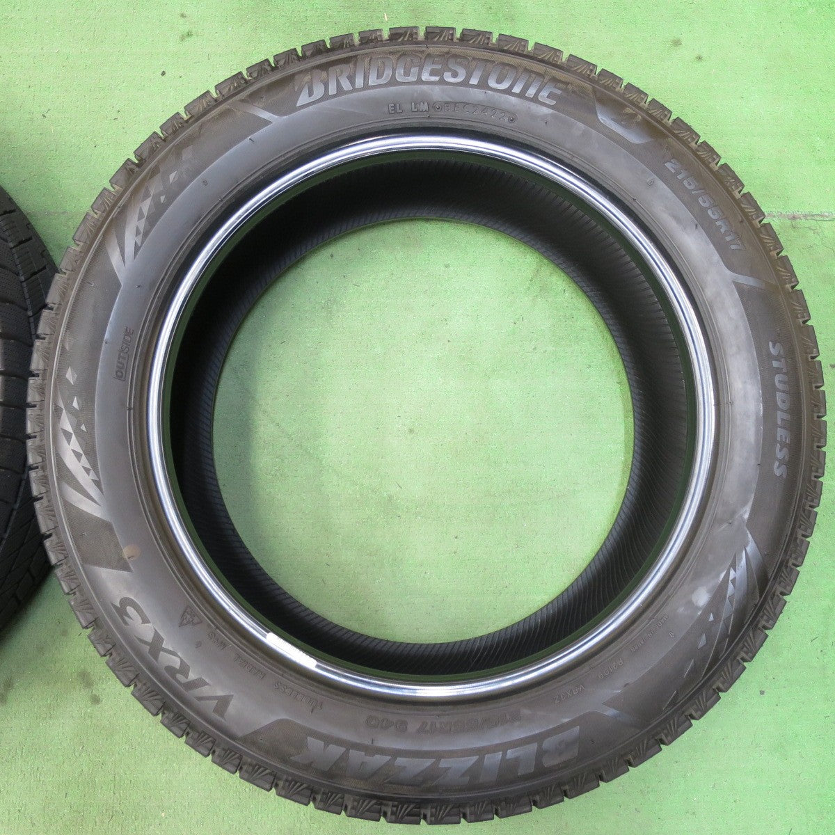 バリ溝!22年!9.5分★スタッドレス 215/55R17 ブリヂストン ブリザック VRX3 タイヤ 17インチ オデッセイ ヴェゼル エスティマ 等★5062602イスタ