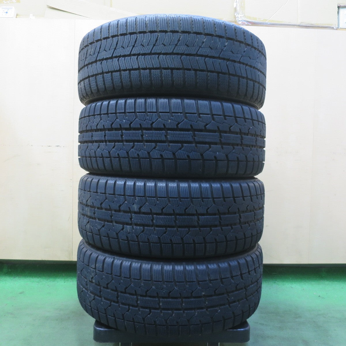 バリ溝!9.5分◎86 BRZ 等 215/45R17 スタッドレス トーヨー オブザーブ GIZ NOVARIS ノヴァリス 17インチ PCD100/5H◎6092912イス