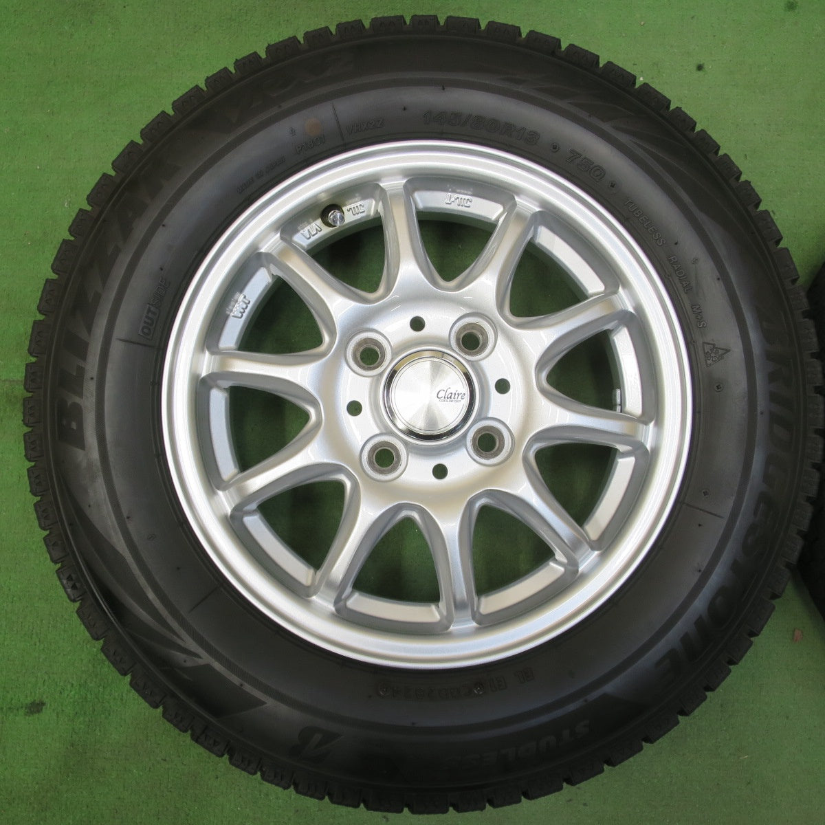 バリ溝!24年!キレイ!ほぼ10分★スタッドレス 145/80R13 ブリヂストン ブリザック VRX2 Claire クレール 13インチ PCD100/4H★5053104イス
