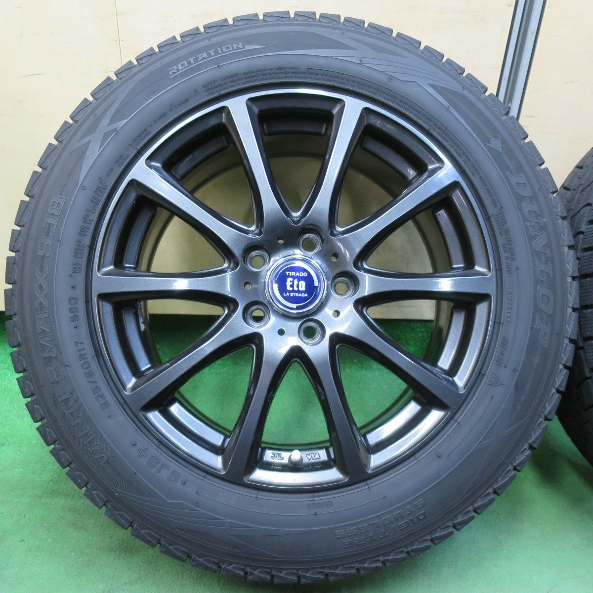 バリ溝!21年!キレイ!9.5分★スタッドレス 225/60R17 ダンロップ ウインターマックス SJ8+ TIRADO Eta LA STRADA ティラード ラストラーダ 17インチ PCD114.3/5H★5031412イス