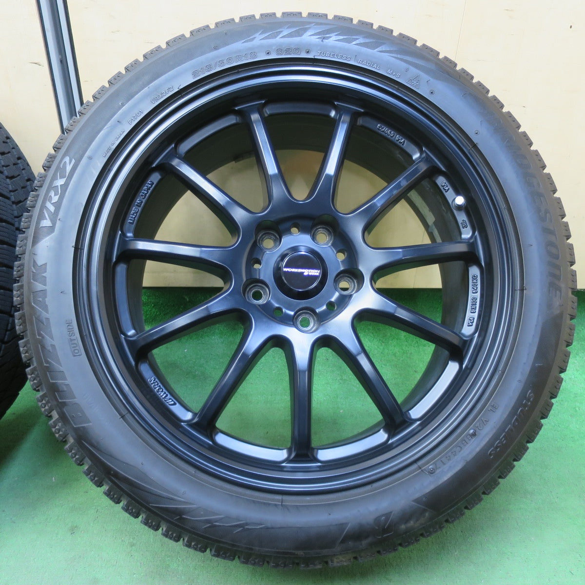 バリ溝!キレイ!9分★WORK EMOTION 11R 215/50R18 スタッドレス ブリヂストン ブリザック VRX2 18インチ ワーク エモーション PCD114.3/5H★5070602イス
