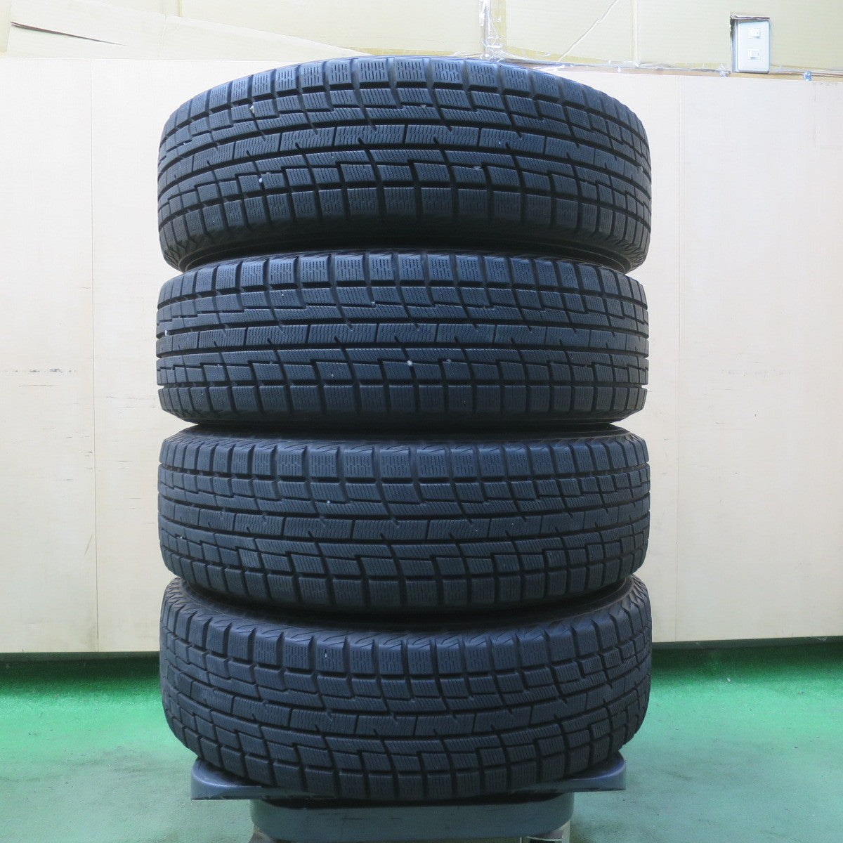 バリ溝!キレイ!9.5分★MINI ミニ クーパー 等 SPORT TECHNIC 175/65R15 スタッドレス ヨコハマ アイスガード iG30 スポーツテクニック 15インチ PCD112/5H★6042906イス