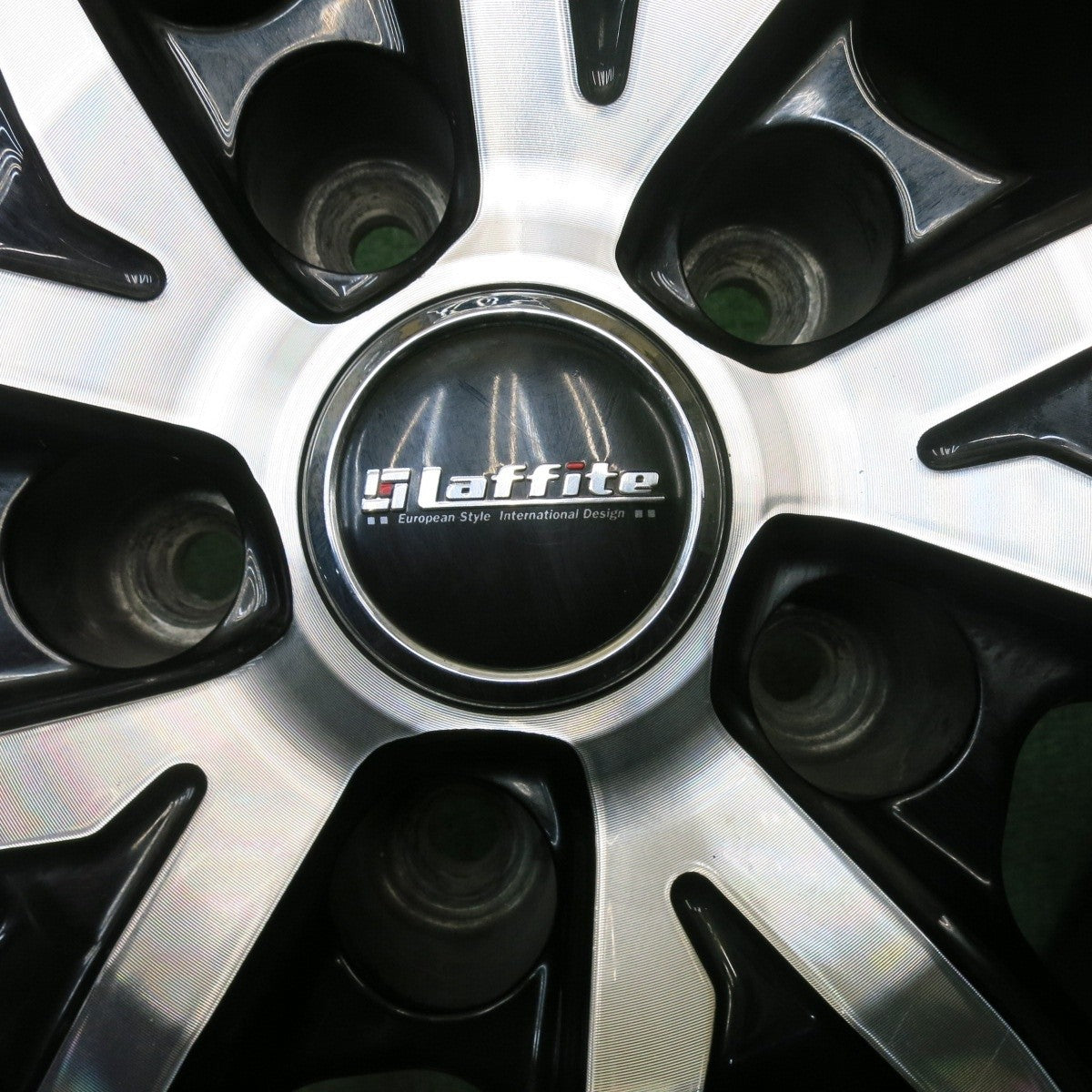 バリ溝!21年!キレイ!9.5分★スタッドレス 225/65R17 ダンロップ ウインターマックス SJ8 SJ8+ Laffite ラフィット 17インチ PCD114.3/5H★5032501NJス