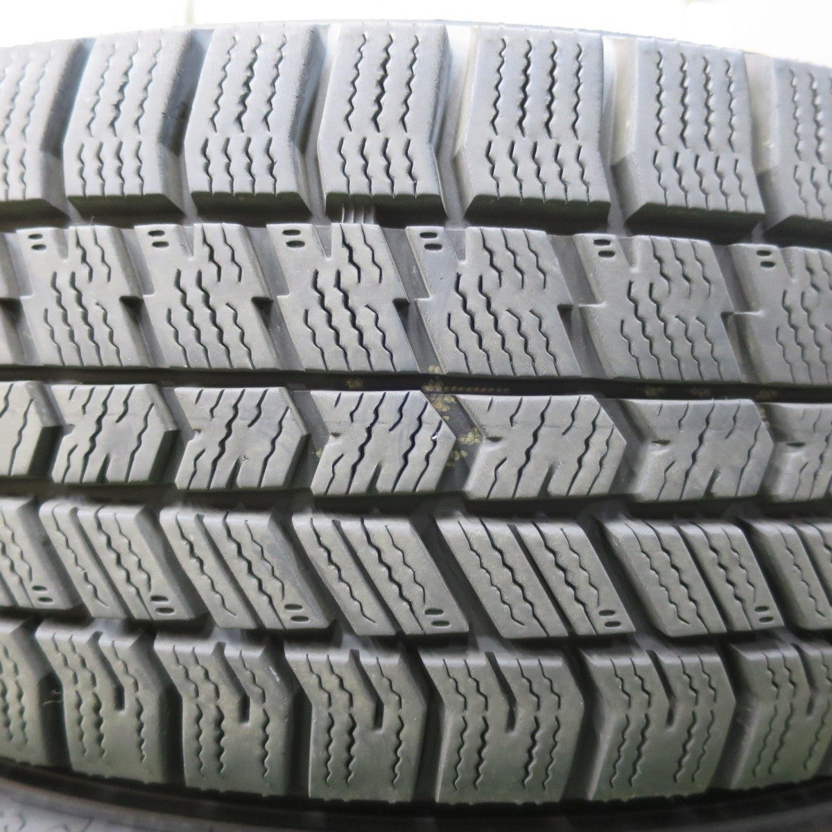 バリ溝!22年!8.5分★スタッドレス 185/65R15 グッドイヤー アイスナビ8 タイヤ 15インチ アクア シエンタ フリード ノート 等★5040307イスタ