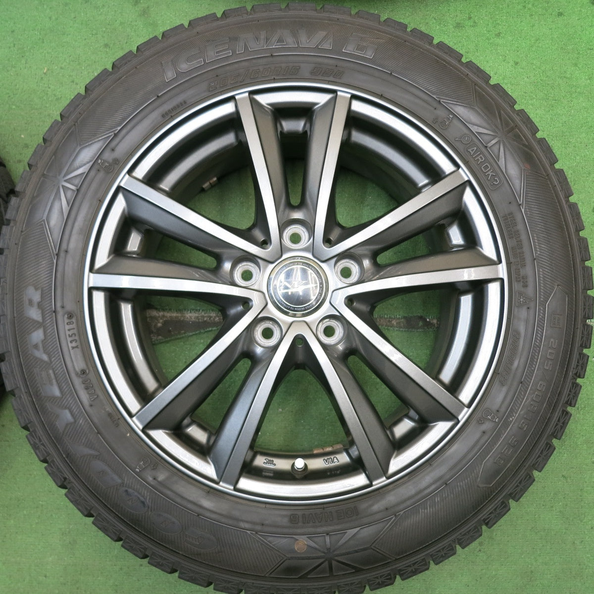 バリ溝!キレイ!8.5分★スタッドレス 205/60R16 グッドイヤー アイスナビ6 NIRVANA NV ニルバーナ ニルヴァーナ 16インチ PCD114.3/5H★5081011HAス