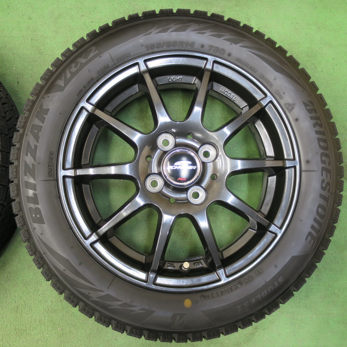 バリ溝!24年!キレイ!ほぼ10分★スタッドレス 155/65R14 ブリヂストン ブリザック VRX2 SCHNEIDER MiD シュナイダー 14インチ PCD100/4H★5043005イス