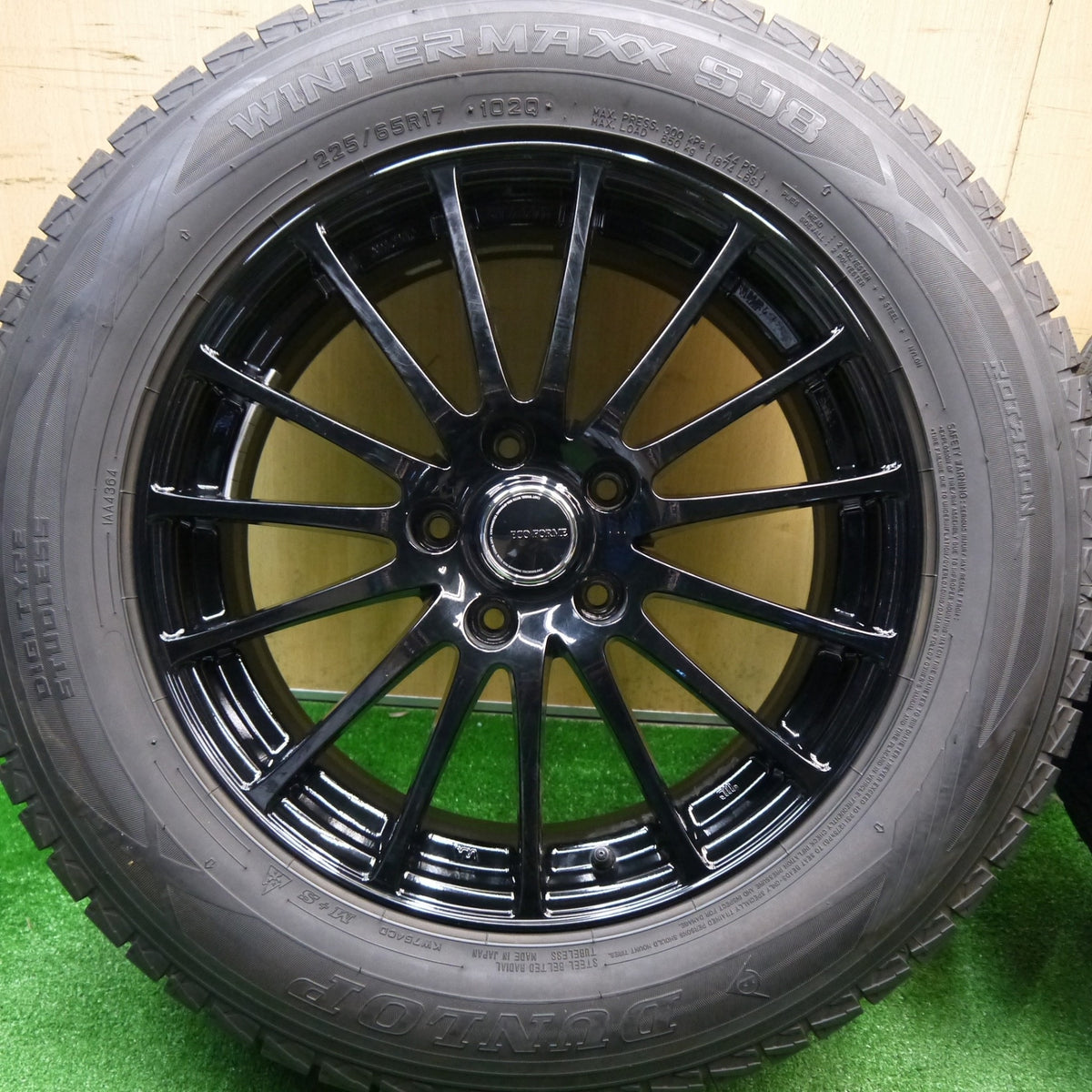 バリ溝!キレイ!9分★スタッドレス 225/65R17 ダンロップ ウインターマックス SJ8 ECO FORME CRS101 エコフォルム 17インチ PCD114.3/5H★5112607Hス