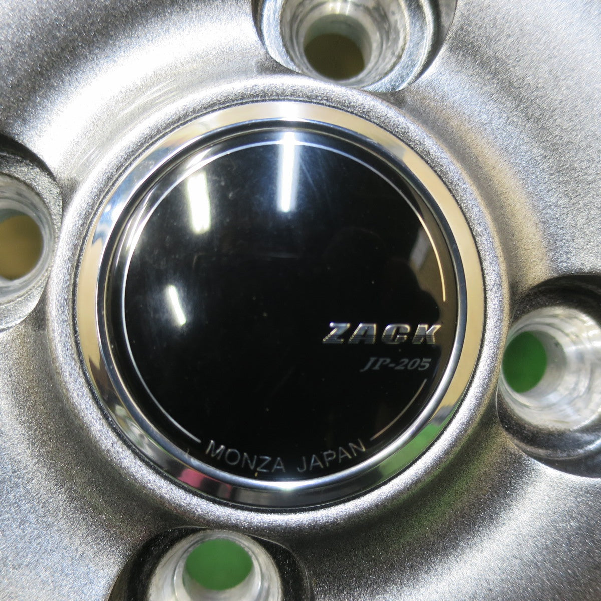 ほぼ未使用!23年!キレイ★スタッドレス 145R12 6PR ダンロップ ウインターマックス SV01 ZACK JP-205 MONZA ザック モンツァ 12インチ PCD100/4H★5103007イス