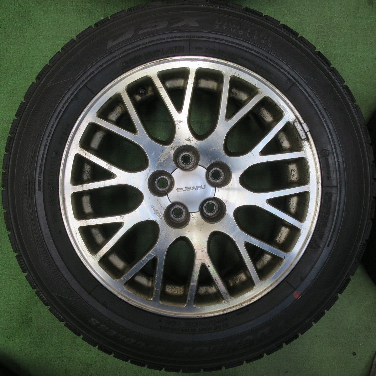 バリ溝!9.5分★スバル フォレスター 純正 215/60R16 スタッドレス ダンロップ DSX 16インチ PCD100/5H★5053003TTス