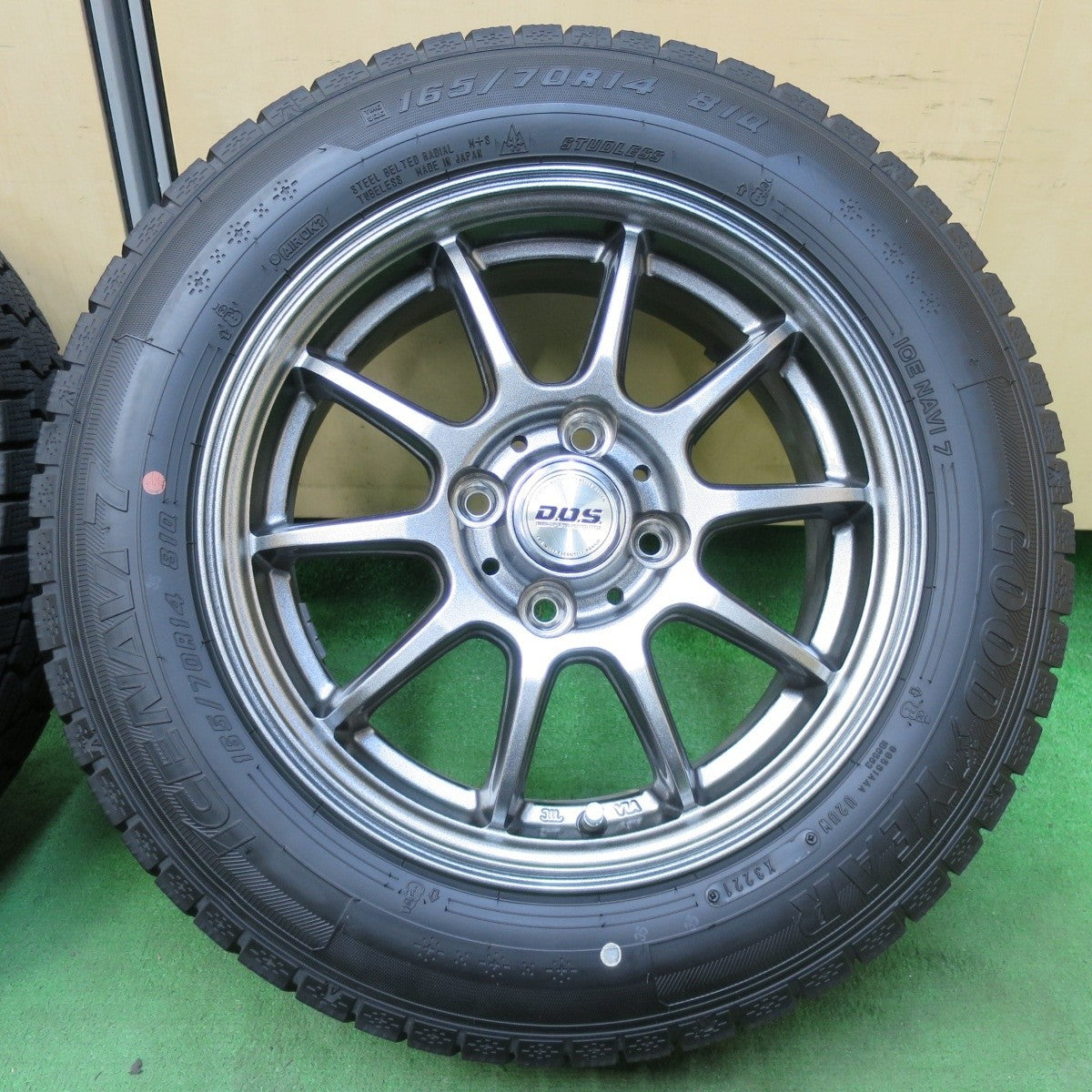 バリ溝!21年!キレイ!9.5分以上★スタッドレス 165/70R14 グッドイヤー アイスナビ7 D.O.S. DOS 14インチ PCD100/4H★4123017イス
