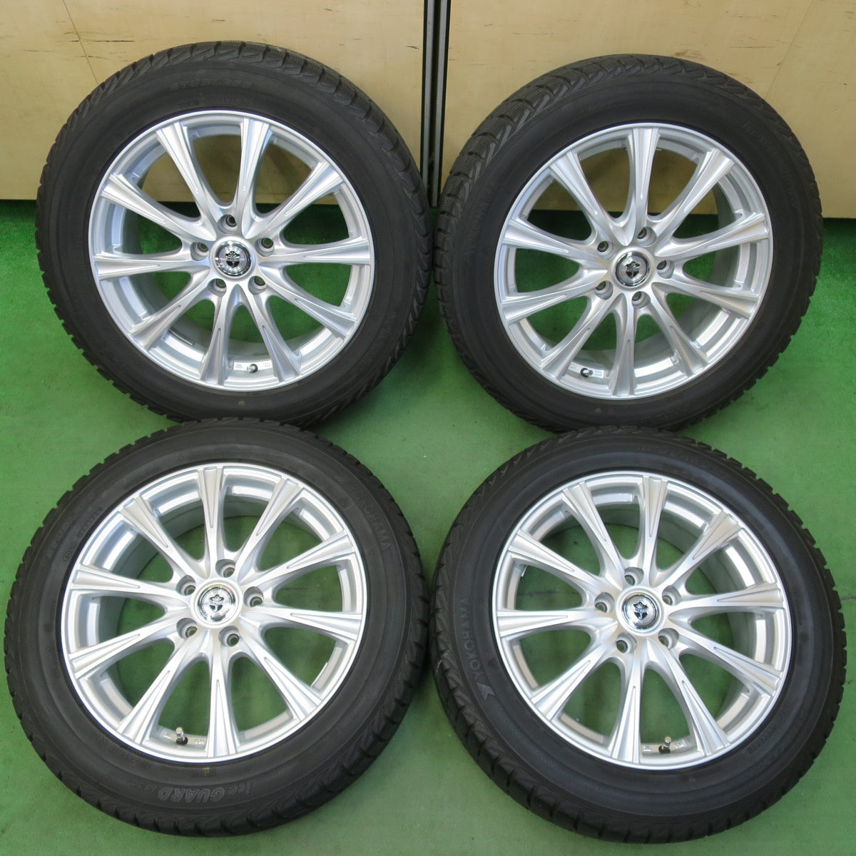 キレイ★スタッドレス 215/55R17 ヨコハマ アイスガード iG30 JOKER ジョーカー 17インチ PCD114.3/5H★5051306イス