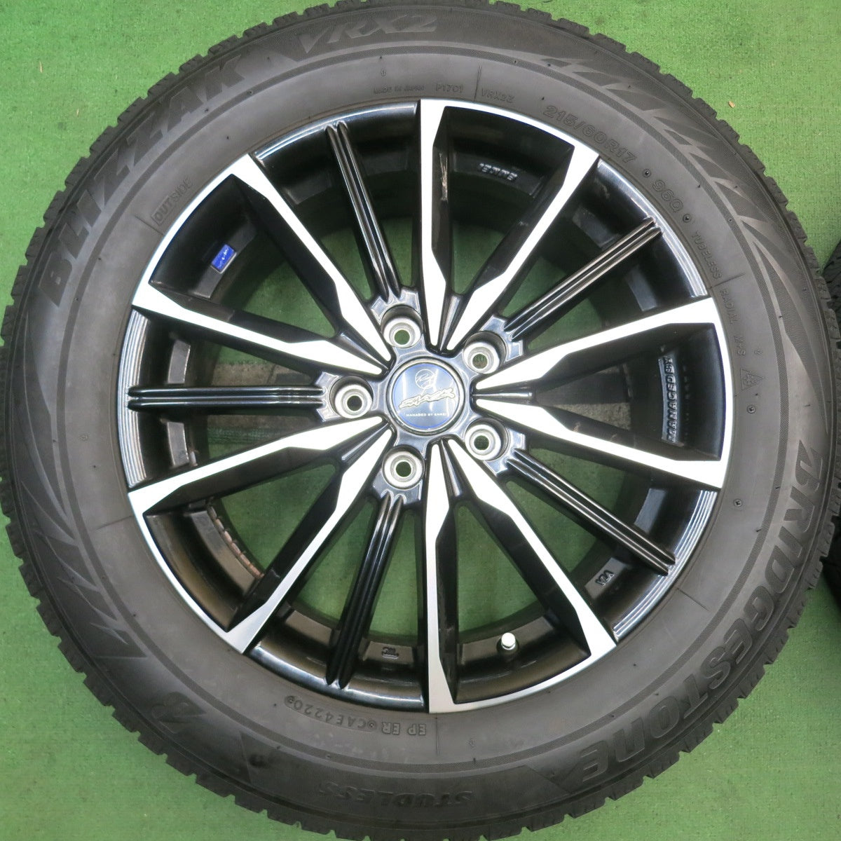 バリ溝!9.5分★スタッドレス 215/60R17 ブリヂストン ブリザック VRX2 SMACK ENKEI スマック エンケイ 17インチ PCD114.3/5H★5100509HAス
