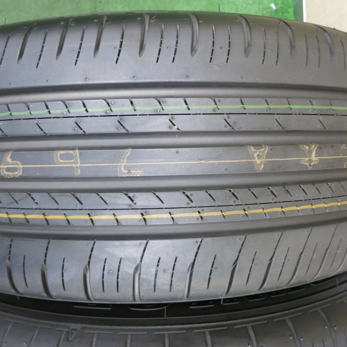 新車外し!23年★トヨタ 80系 ハリアー Gグレード 純正 225/60R18 ダンロップ グラントレック PT30 PCD114.3/5H★4041004TNノ