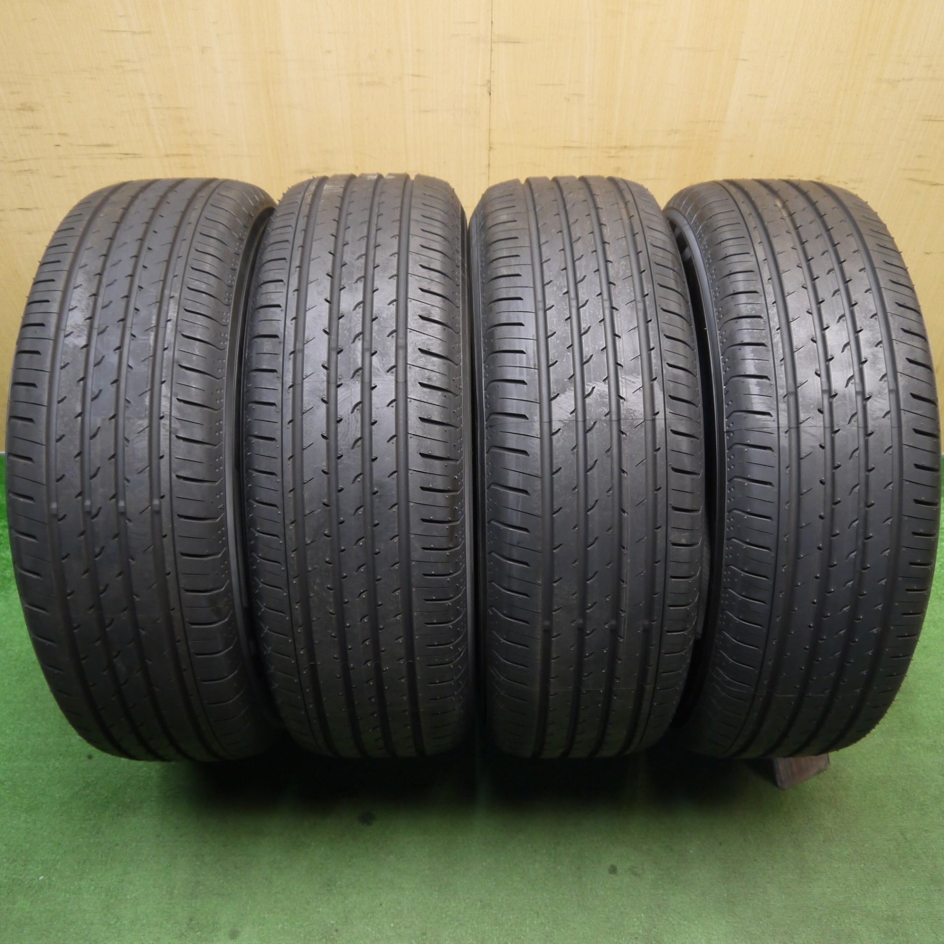新車外し！26年☆225/65R17 ヨコハマ アドバン V03 タイヤ 17インチ 40