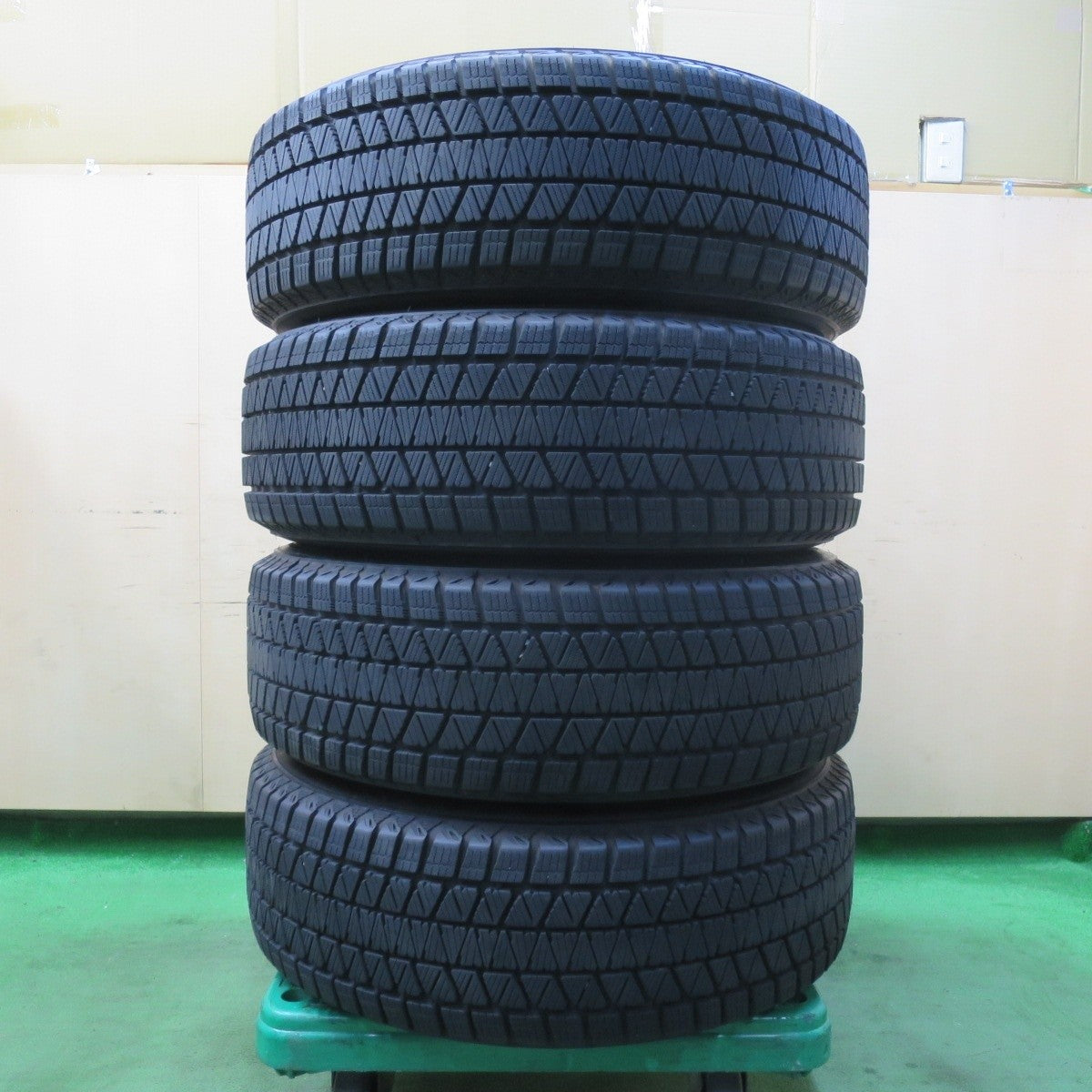 バリ溝!21年!キレイ!9分★スタッドレス 225/65R17 ブリヂストン ブリザック DM-V3 SEIN ザイン 17インチ PCD114.3/5H★5022408イス