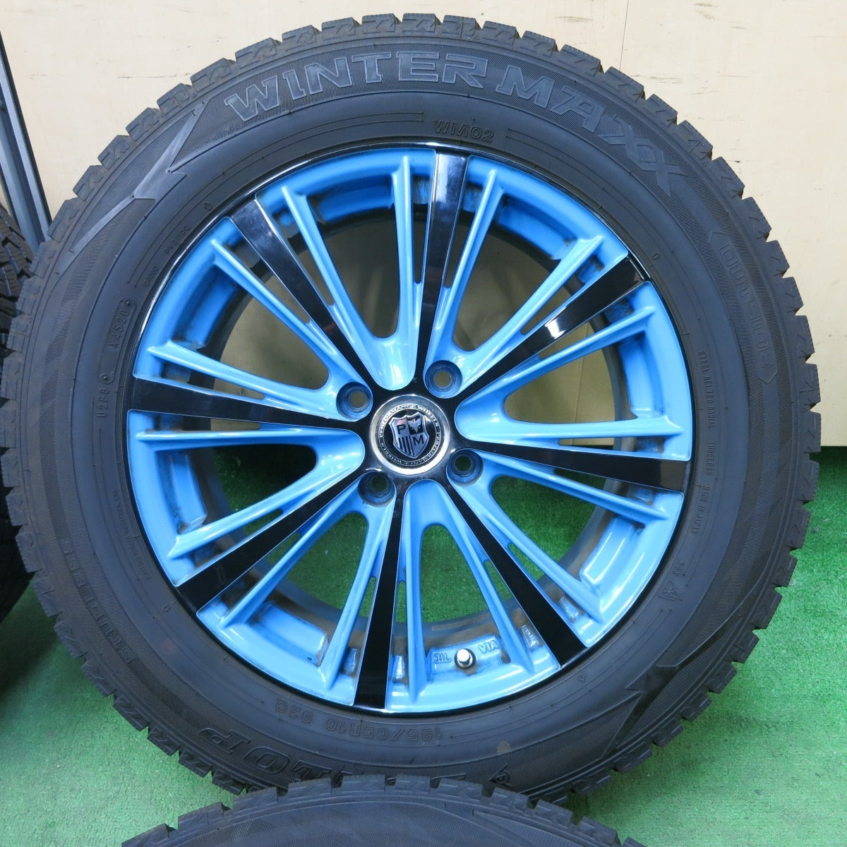 バリ溝!キレイ!9.5分以上★レアマイスター プレミックス アマルフィ 195/65R16 スタッドレス ダンロップ ウインターマックス WM02 16インチ PCD100/4H★4110807SYス