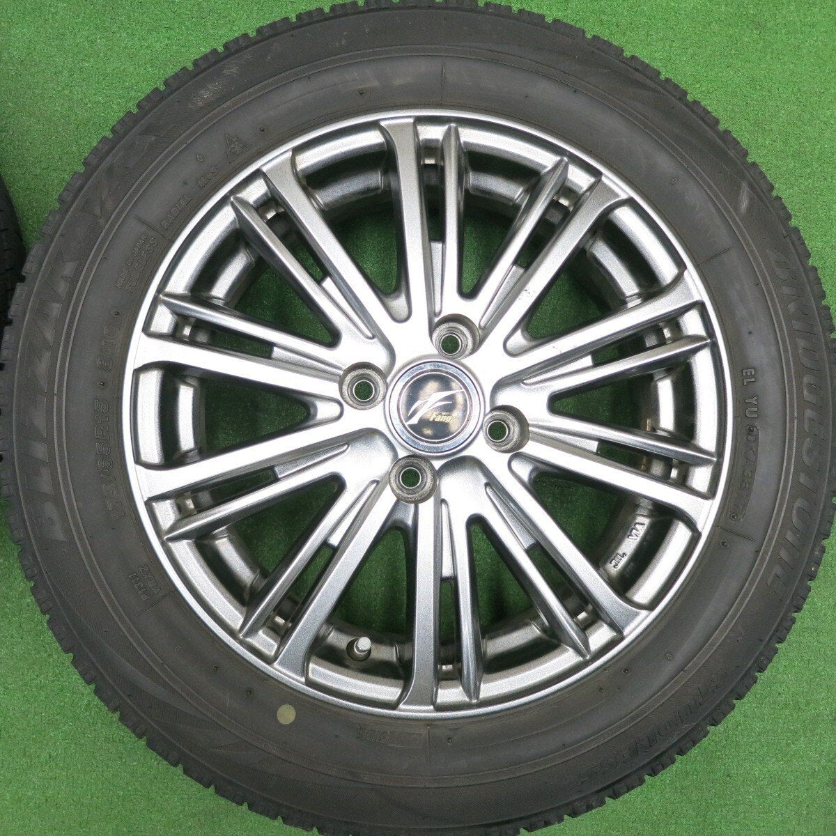 4本価格★スタッドレス 175/65R15 ブリヂストン ブリザック VRX Fang ファング 15インチ PCD100/4H★4113003HAス
