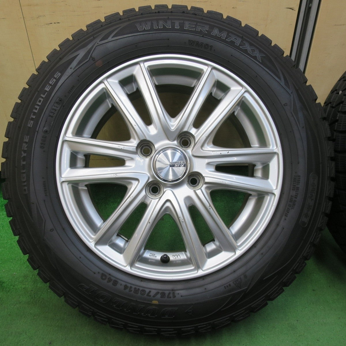 バリ溝!9分★スタッドレス 175/70R14 ダンロップ ウインターマックス WM01 SIBILLA NEXT ST-V シビラ 14インチ PCD100/4H★5020307イス